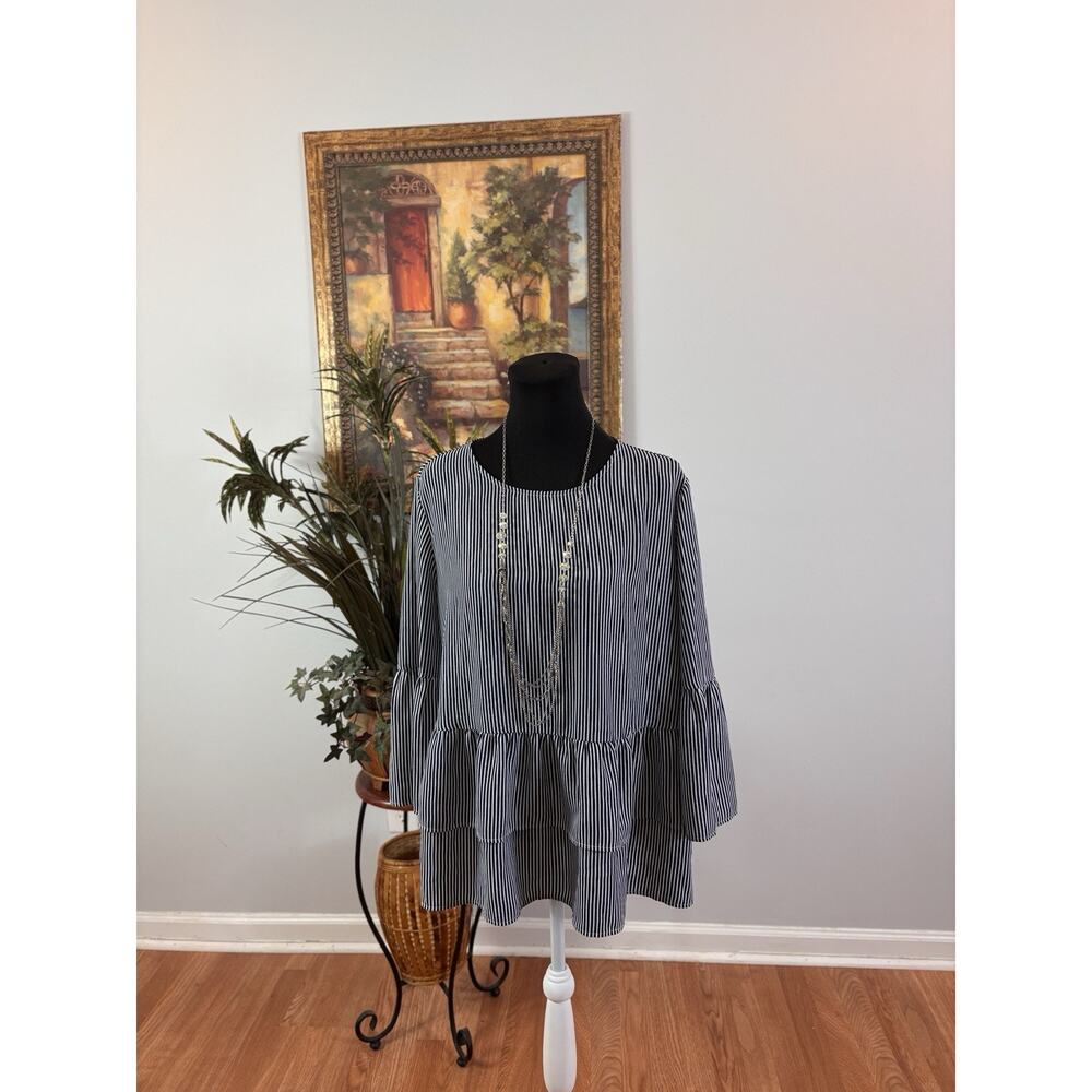 Time And Tru Women Blouse L‎ Tiered Strip 3/4 Bell Sleeve Collarless Comfy Boxy